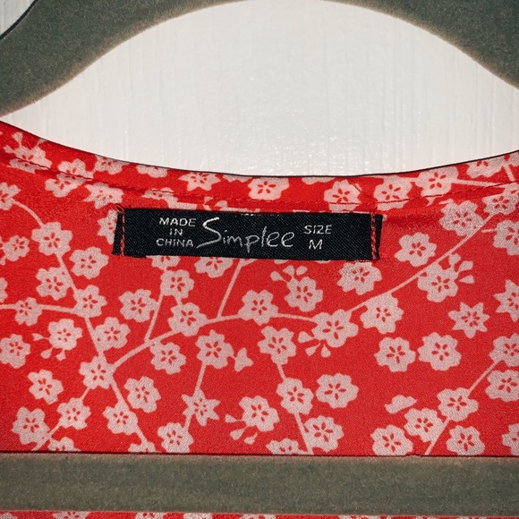 Red Polka-Dot Crop Top w/ ruffled sleeves, Size M - Picture 2 of 4